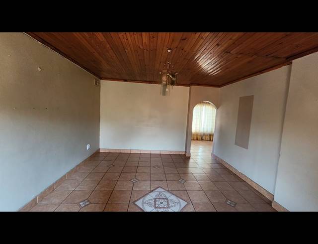 4 BEDROOM FREESTANDING FOR SALE IN ALLANDALE